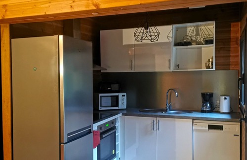 Tharon-Plage Casa | Casa de madera, capacidad para 4 personas, a 50 m de la playa, en un terreno arbolado y cerrado.