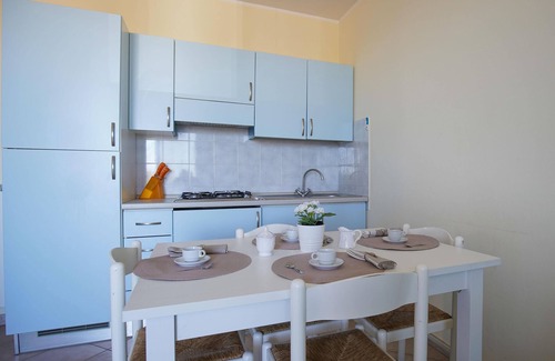 Lido degli Estensi Villa | Sea view home with patio with barbecue, private garden and parking space