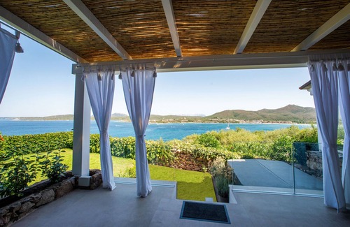 Golfo di Marinella Apartamento | Sea view Ladunia O2 on Gulf of Marinella near Porto Rotondo