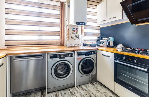 Moda Apartamento | Sea-View Retro Feel Flat in the Center of Kadikoy