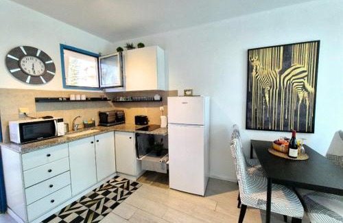 Caesarea Apartamento | Sea View Suites - דירות נופש עם מקלט