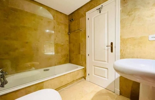 Cabrita Apartamento | Sea views, feet in the sand apartment in Costa del Sol Duquesa