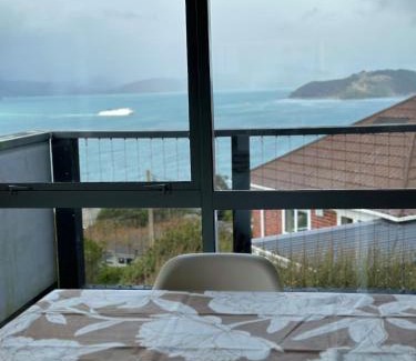 Khandallah Casa | Sea views from sunny house