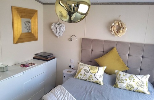 Swanage Cabina | Sea views.