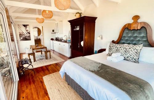 Plettenberg Bay Casa | Sea Views, Hikes & Tranquility Clifftop Cabin