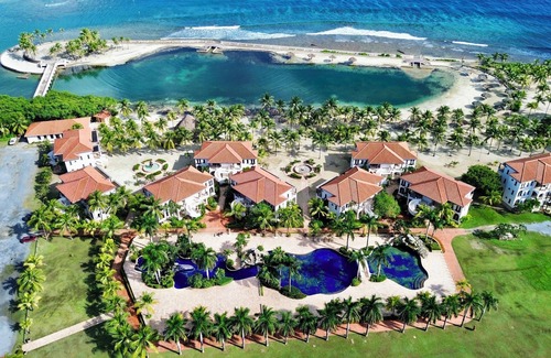 First Bight Villa | Sea Views @ Parrot Tree Plantation