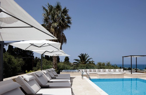 Xiro Chorio Villa | Al lado de la ciudad y la playa que ofrece vistas panorámicas al mar. Piscina interior y exterior!