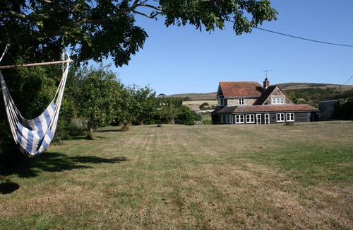 Newport Casa | Sea views, short stroll to a beautiful sandy beach