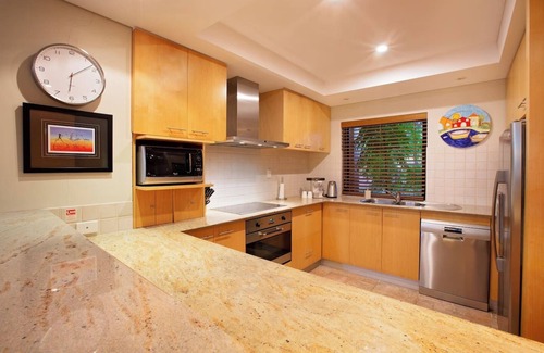 Broadwater Casa | Sea Vista Beachside Resort style Bliss