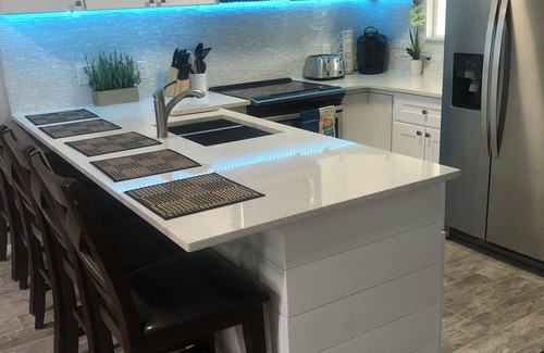 Laguna Beach Casa | Sea Waves town home with Ocean view