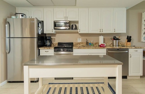 Marco Island Condominio | Sea Winds Beachfront Top Floor Condo 1704