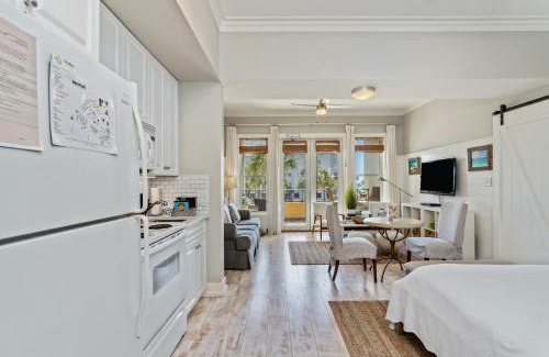 Gulf Place Apartamento | Sea You Soon condo