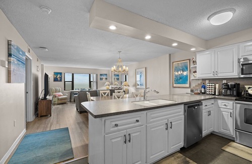 Indian Beach Condominio | Seabatical Oceanfront: In & outdoor pools, hot tub, sauna, gym #203