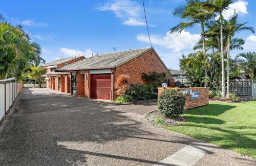 Urangan Casa | Seabatical on Cypress