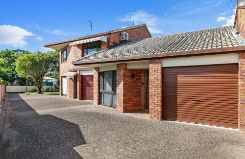 Urangan Casa | Seabatical on Cypress