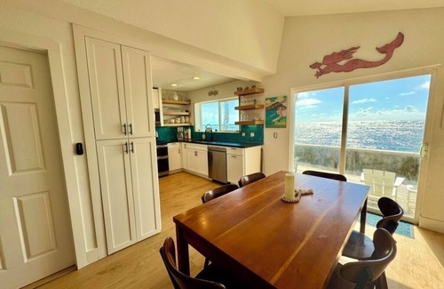 North Shore Casa | Seabreeze:110' Oceanfront, Majestic Mountain Views, AC, Outdoor Shower, 30 Days