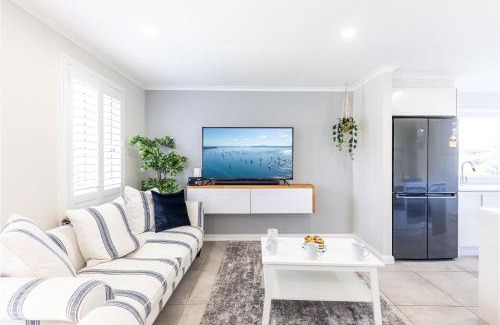 Anna Bay Casa | Seabreeze 18 Abel Place fantastic holiday house on the beach