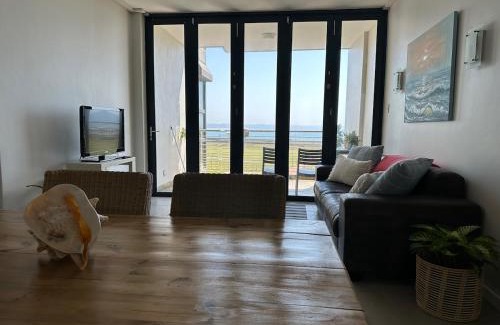 Durban Point Apartamento | Seabreeze 301 Quayside - Point Beach #Accommodation - Beach Access & Ocean Views - 2 Bedroom