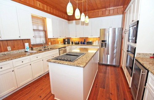 Pawleys Island Casa | Pawleys Island Oceanfront W / Creek dock 6BR / 4. 5BAS