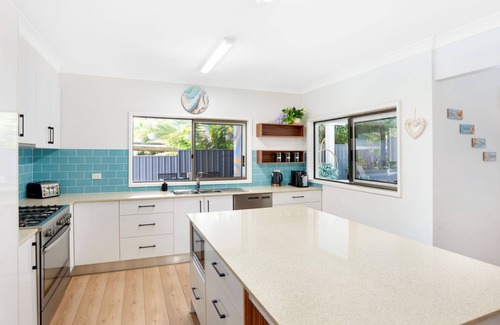 Rainbow Beach Casa | Seabreeze Escape - Rainbow Beach