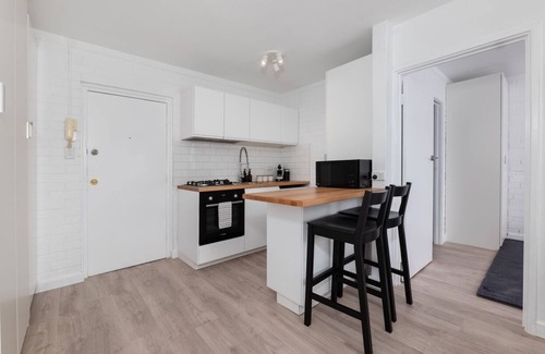 Mosman Park Apartamento | Seabreeze Escape – Stylish 1BR Apartment Close to Beach & River