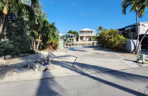 Cudjoe Key Alquiler De RV | Seabreeze Escape WF RV Lot 489