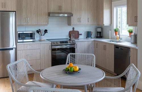 Regional District of Nanaimo Casa | Seabreeze Haus Lantzville (Entire Guest-Suite)