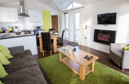 Anstruther Cabina | Seabreeze Lodge (2 camas) Mascotas: un albergue con capacidad para 4 personas en 2 habitaciones