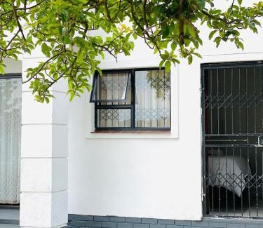 Hibberdene Cama Y Desayuno | SeaBreeze Relaxa BnB