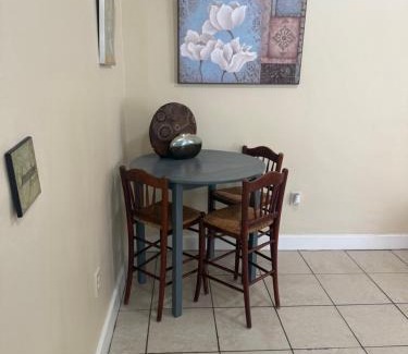 Lantana Apartamento | SeaBreeze Retreat
