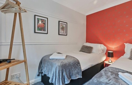 Kemptown Casa | Seabright Townhouse | By My Getaways | Parking for one car