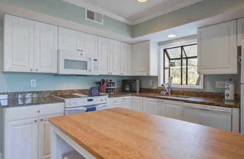 Charleston County Villa | Seabrook Exclusives: 706 Spinnaker Beach Villa