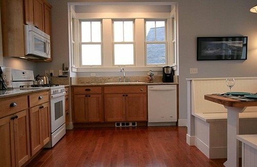 Seabrook Casa | Seabrook's Flotsam House, a cozy home with a private hot tub!