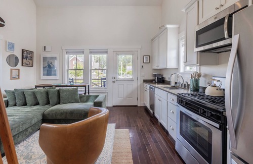 Seabrook Casa | Seabrook's The Surfing Cowboy: Dog Friendly!