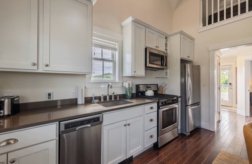 Seabrook Casa | Seabrook's The Surfing Cowboy: Dog Friendly!
