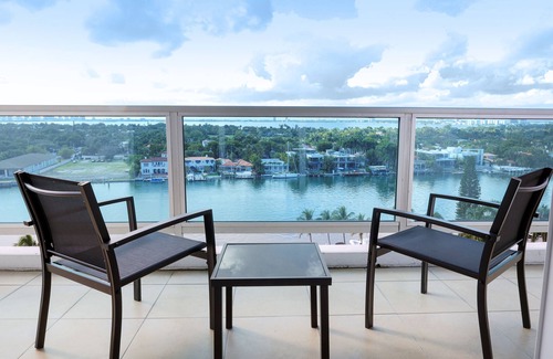 Mid Beach Apartamento | Seacoast Suites on Miami Beach