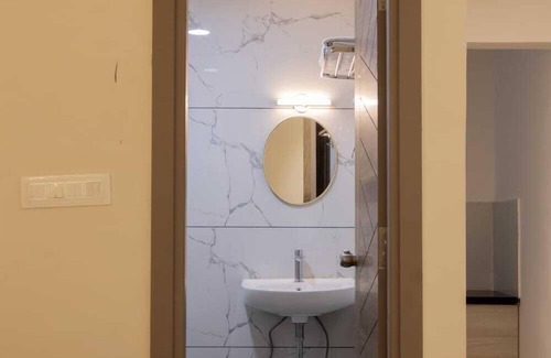 Brookefield Hotel | Seaesta - Business Stay