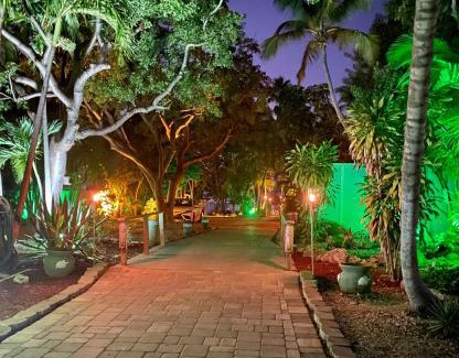 Rock Harbor Complejo | Seafarer Key Largo Resort and Beach