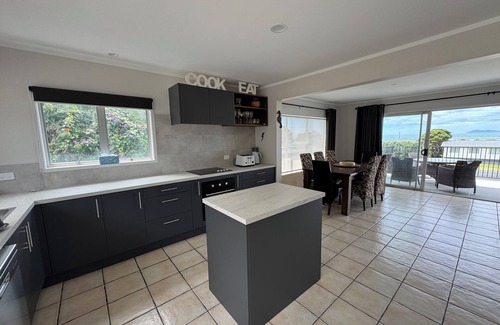 Waihi Beach Casa | SEAFORTH SUNRISE