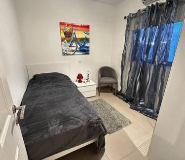Birzebbuga Apartamento | Seafront 3 Bedroom Apartment in Birzebbugia