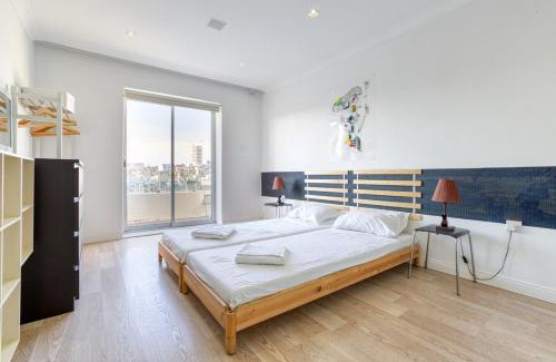 Pieta Apartamento | Seafront 3 bedroom apartment