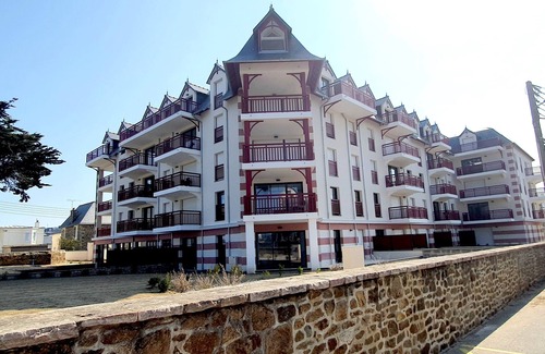 Pleneuf-Val-Andre Apartamento | SEAFRONT APARTMENT VAL ANDRE ALL INCLUSIVE FOR 5 PEOPLE