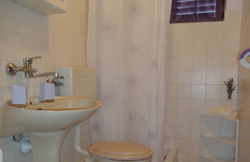 Drvenik Mali Apartamento | Apartamento frente al mar para 4 + 1 en Apartments Villa Ana - vista abierta al mar