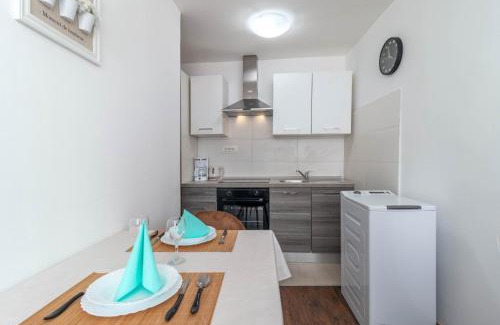 Karlobag Apartamento | Seafront Apartment Sanja - Happy Rentals