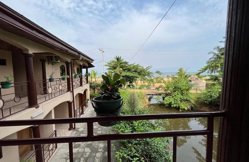 Kribi Apartamento | Seafront apartment, Wi-Fi, Air-conditioning, Sea view.