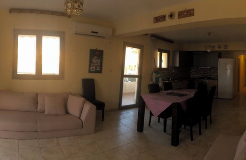 Derveni Apartamento | Seafront apartment with swimming pool. Breathtaking views!