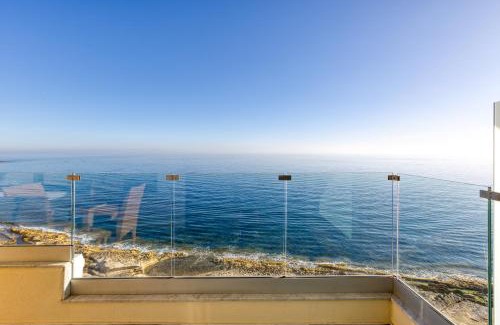 Tower Road Apartamento | Seafront APT, in the centre of Sliema, OPP beach by 360 Estates