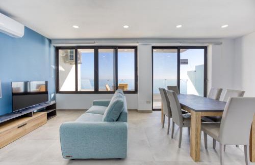 Tower Road Apartamento | Seafront APT, in the centre of Sliema, OPP beach by 360 Estates