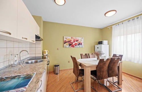 Suha Punta Apartamento | Seafront Apt on Sunny Rab Island - Neda Maslina