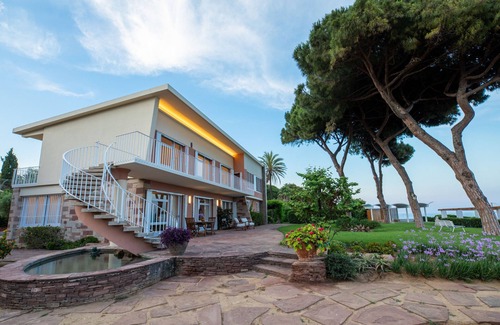 Mataro Villa | Dicha frente al mar, para 16, a 40km de Barcelona!